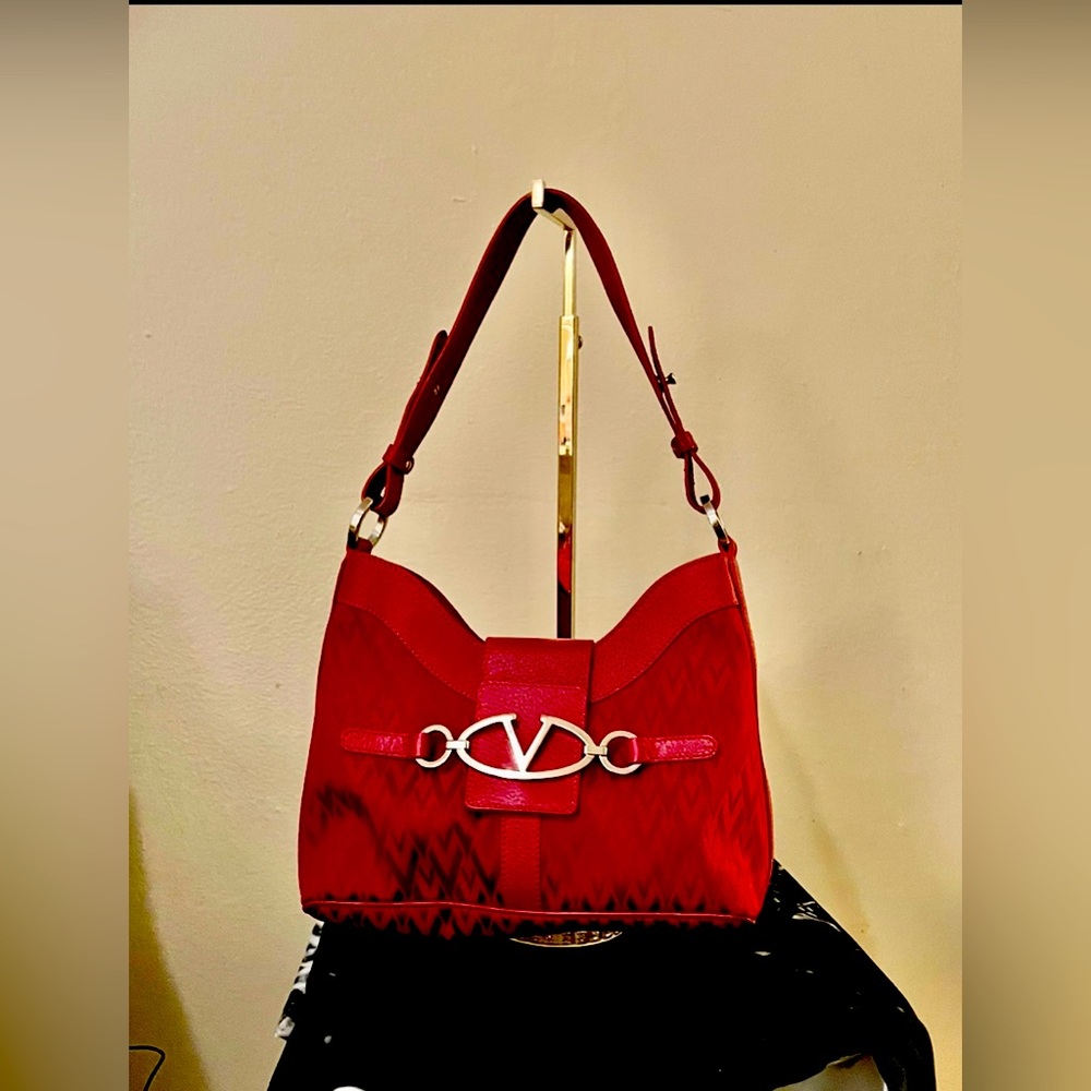 Valentino Garavani Red Bag / very Good condition used twice Classic Red